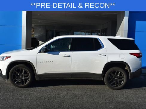 Used 2020 Chevrolet Traverse LS w/ LPO, Black Accent Package image 2