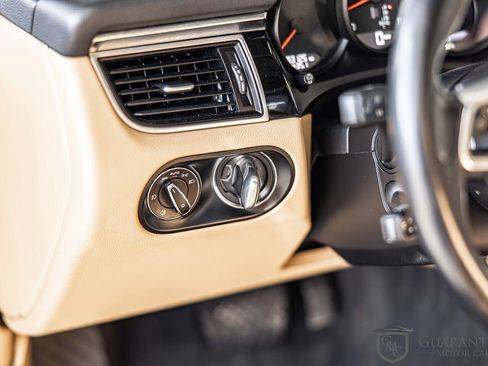 Used 2017 Porsche Macan image 20