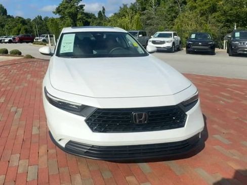 Certified 2024 Honda Accord EX image 5