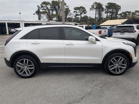 Used 2022 Cadillac XT4 Sport image 3