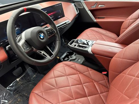 Used 2025 BMW iX M60 image 4
