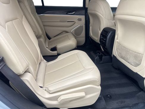 Used 2022 Jeep Grand Cherokee L Limited AWD/4WD image 45