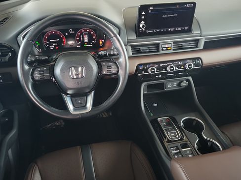 Used 2025 Honda Pilot Elite image 15