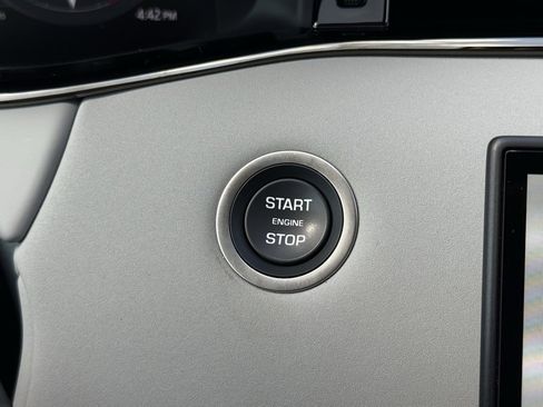 Certified 2025 Land Rover Range Rover Evoque Dynamic SE image 21