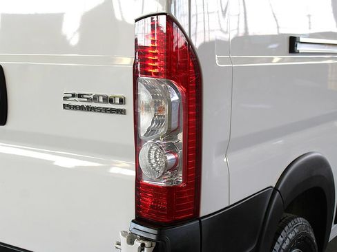 Used 2025 RAM ProMaster 2500 w/ Convenience Group FWD image 31