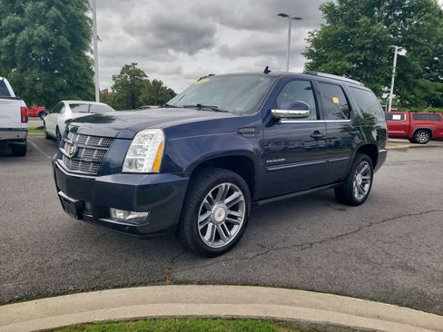 Used 2013 Cadillac Escalade Premium RWD image 7