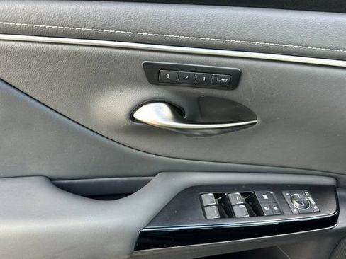 Used 2025 Lexus ES 350 w/ Premium Package FWD image 12