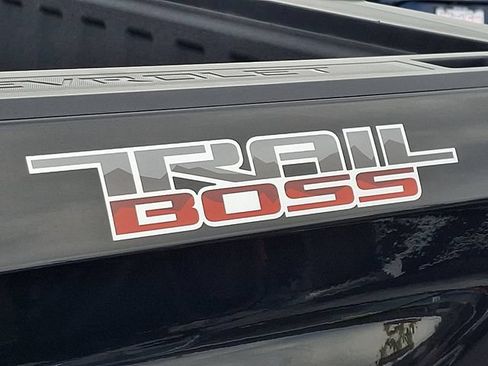 Used 2020 Chevrolet Silverado 1500 LT Trail Boss AWD/4WD image 30