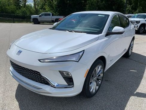 New 2025 Buick Envista Avenir image 8