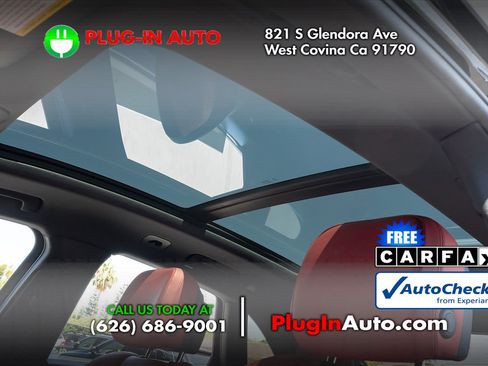 Used 2019 Porsche Macan AWD/4WD image 2