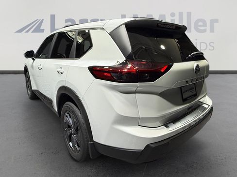 New 2026 Nissan Rogue SV FWD image 3