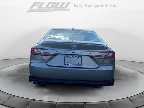 Used 2026 Toyota Camry SE w/ Convenience Package FWD image 8