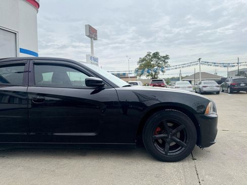 Used 2013 Dodge Charger SE image 19