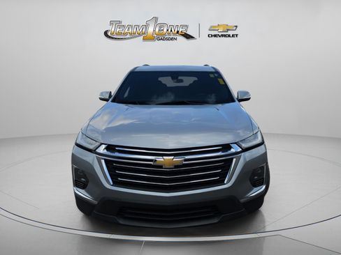 Used 2023 Chevrolet Traverse LT FWD image 2
