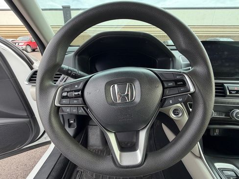 Used 2020 Honda Accord EX image 11