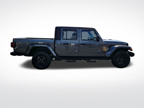 Used 2022 Jeep Gladiator Sport image 10