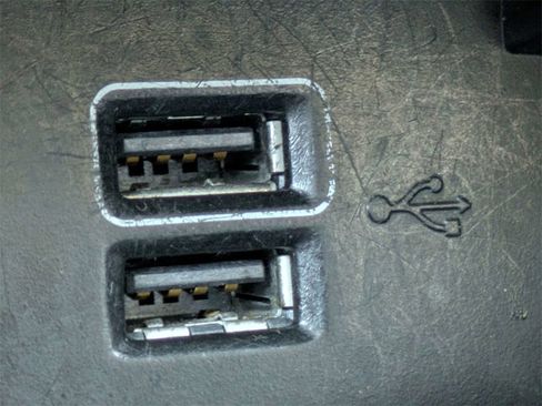 Used 2021 Volvo XC40 T5 Momentum w/ Protection Package Premier image 25