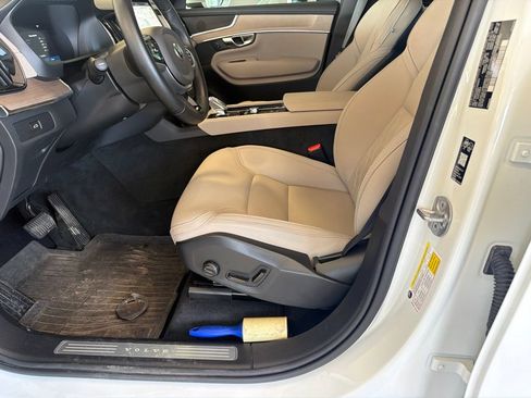 Used 2026 Volvo XC90 B5 Plus w/ Protection Package Premier AWD/4WD image 9