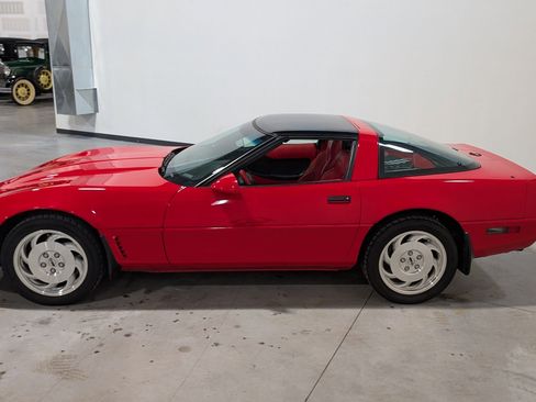 Used 1995 Chevrolet Corvette Coupe RWD image 5