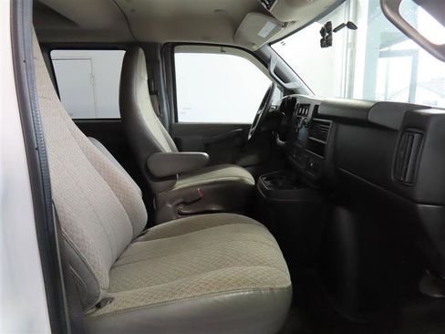 Used 2016 Chevrolet Express 3500 LT w/ LT Preferred Equipment Group image 26