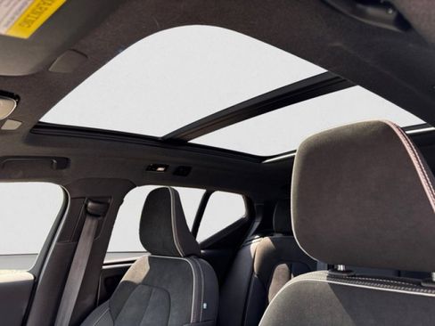 Used 2023 Volvo XC40 Recharge Ultimate w/ Protection Package Premier image 12