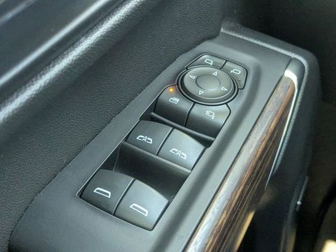 Used 2019 Chevrolet Silverado 1500 High Country w/ Z71 Off-Road Package image 28