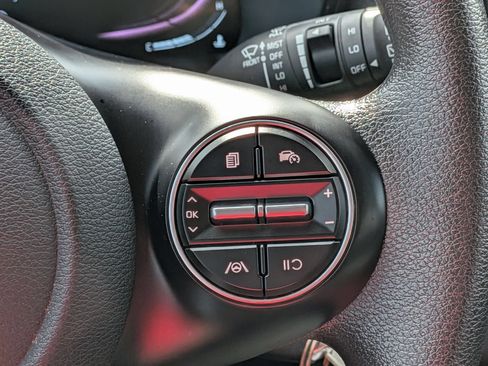 Used 2024 Kia Soul LX w/ Option Group 015 FWD image 19