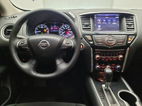 Used 2019 Nissan Pathfinder SV image 22