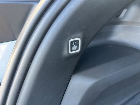 Used 2024 Jeep Wagoneer Launch Edition image 46