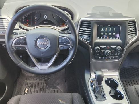Used 2021 Jeep Grand Cherokee Laredo RWD image 24