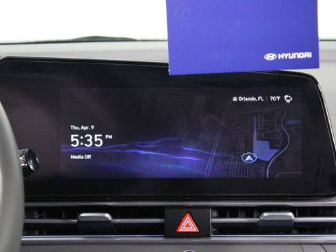 Certified 2024 Hyundai Elantra SEL w/ Convenience Package image 9