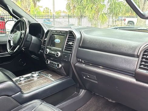 Used 2018 Ford Expedition Max Limited image 9