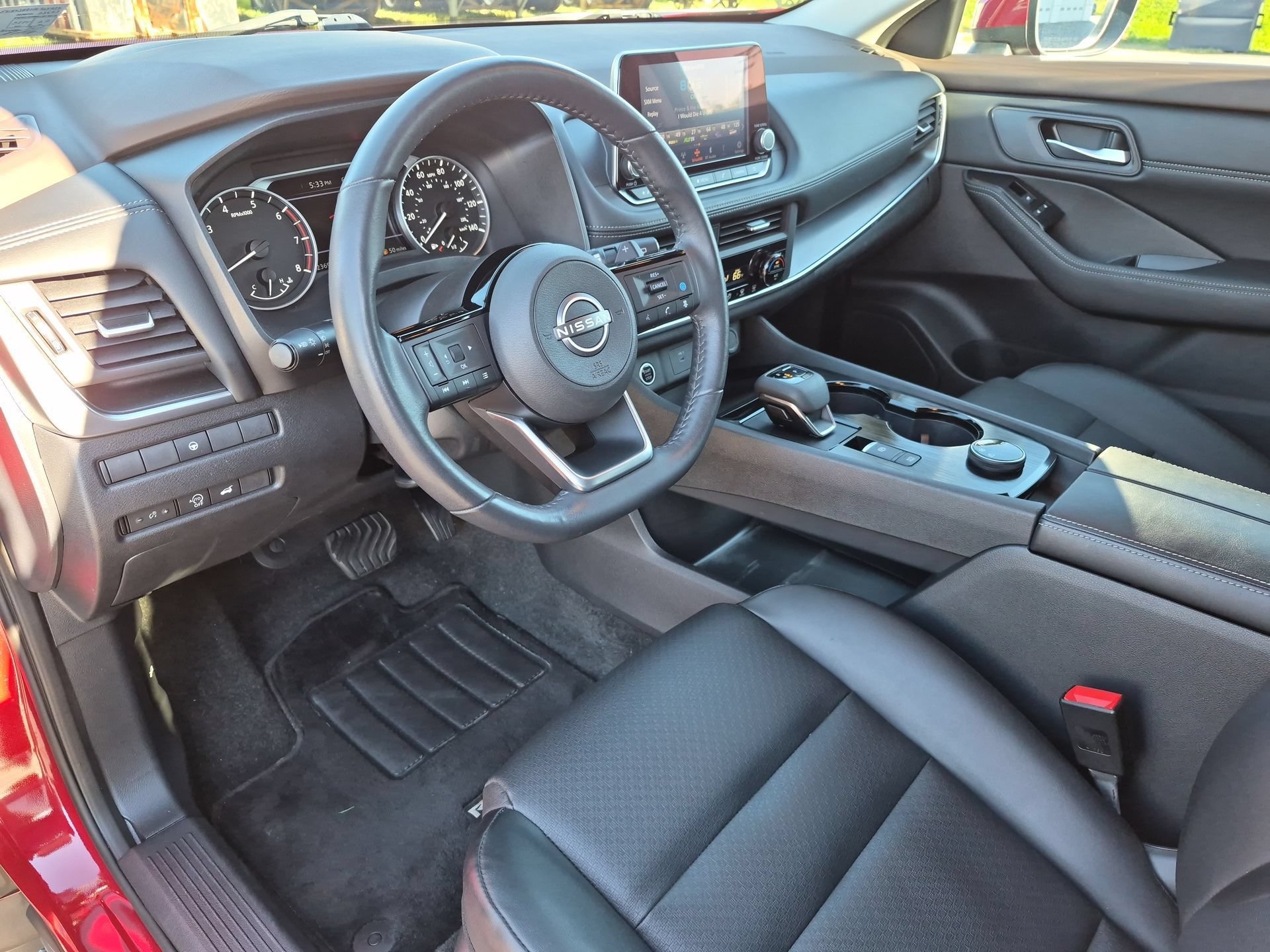 Used 2023 Nissan Rogue SV w/ SV Premium B Package AWD/4WD image 10