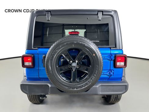 Used 2022 Jeep Wrangler Unlimited Sport AWD/4WD image 6