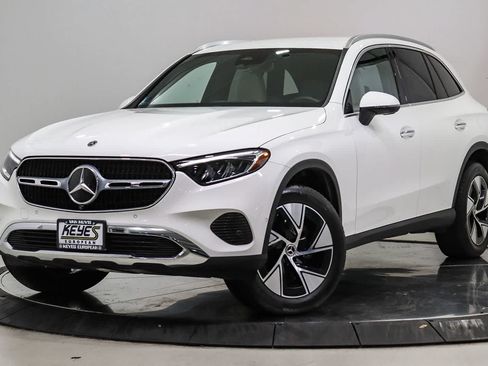 Certified 2024 Mercedes-Benz GLC 300 image 1