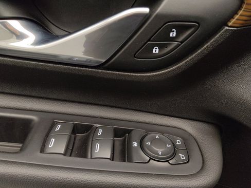 Used 2020 GMC Terrain SLE w/ Driver Convenience Package image 27