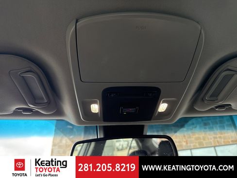 Used 2020 Toyota Camry SE w/ Convenience Package image 20