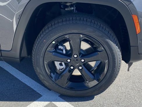 New 2025 Jeep Grand Cherokee L Limited w/ Luxury Tech Group II image 11