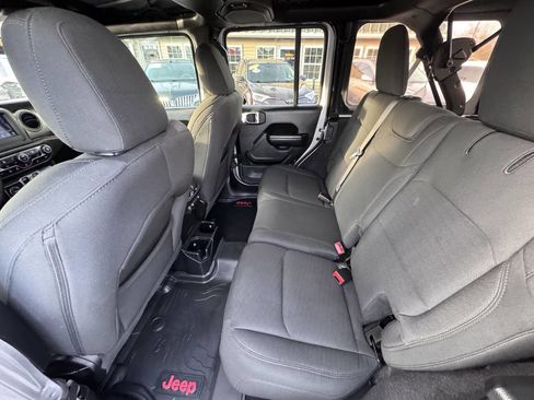 Used 2021 Jeep Wrangler Unlimited Sport image 32