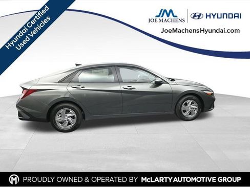 Used 2025 Hyundai Elantra SE FWD image 10