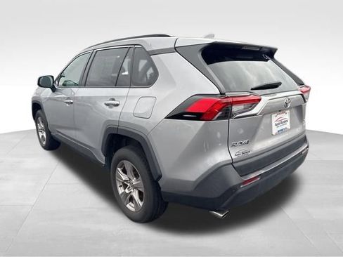 Used 2022 Toyota RAV4 XLE image 5