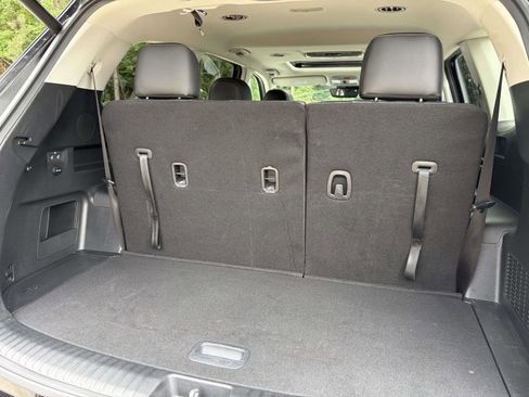 Used 2025 Kia Telluride S FWD image 31