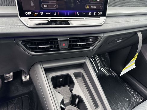 New 2026 Volkswagen Tiguan SE R-Line FWD image 23