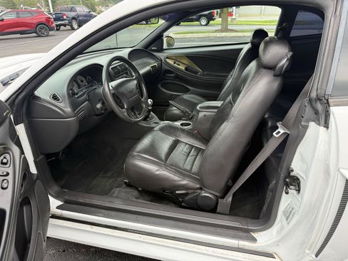 Used 2001 Ford Mustang GT RWD image 8