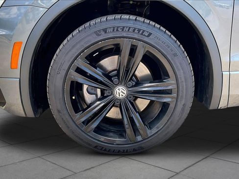 Used 2019 Volkswagen Tiguan SEL Premium R-Line FWD image 11