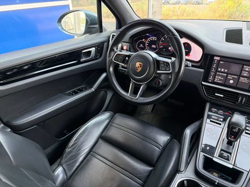 Used 2019 Porsche Cayenne AWD/4WD image 12