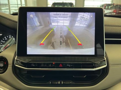 Used 2023 Jeep Compass Limited image 24