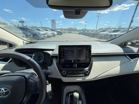 Certified 2020 Toyota Corolla LE FWD image 2