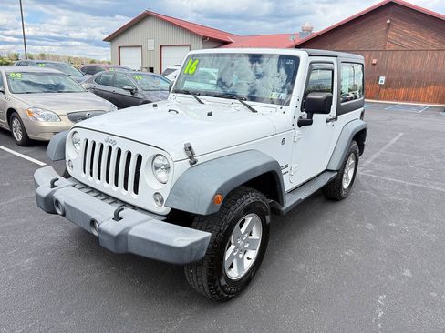 Used 2016 Jeep Wrangler Sport w/ Quick Order Package 24S AWD/4WD image 2