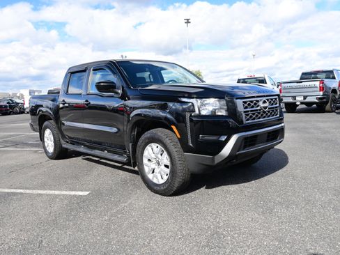 Used 2023 Nissan Frontier SV w/ Technology Package image 2